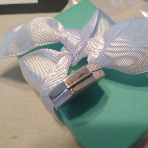 Vintage Sterling Silver Engraved Octagonal Pill Snuff Box - Picture 6 of 8